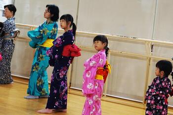 日本舞踊体験の様子